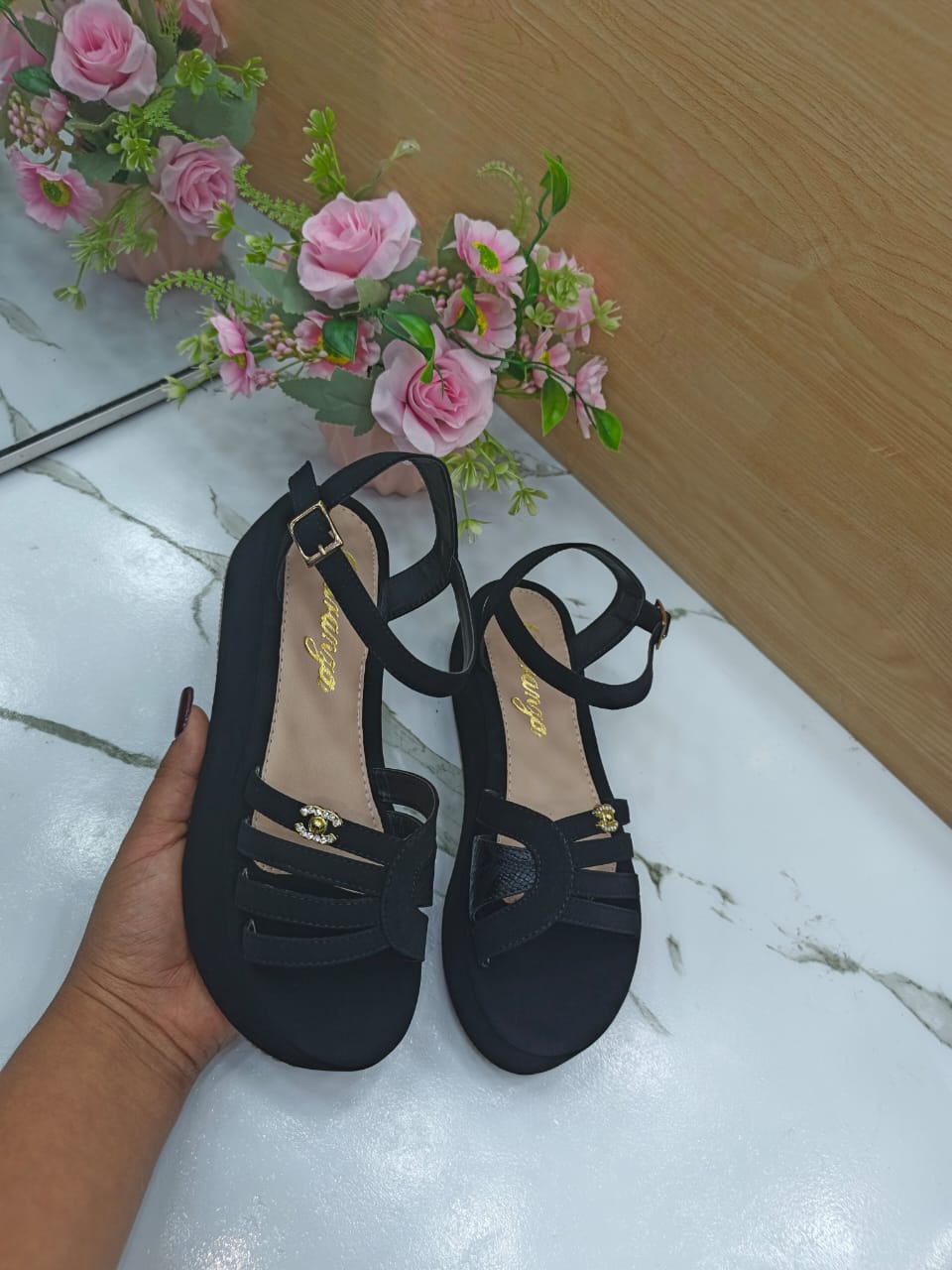 Duranza Skyline Chunky Platform Shoes — Black