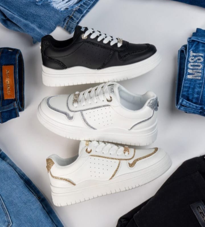 Most Wanted Gold Note Sneakers — White
